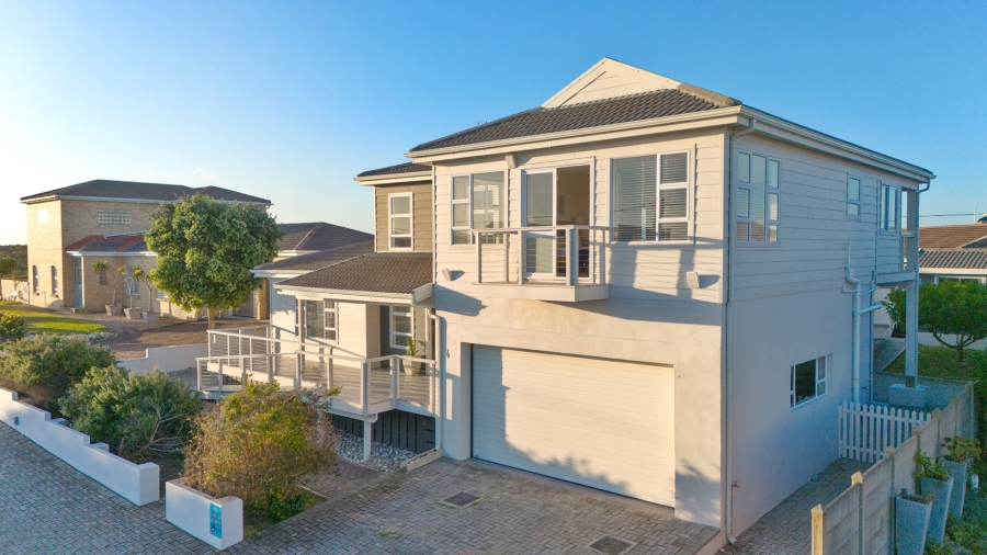 4 Bedroom Property for Sale in Struisbaai Western Cape